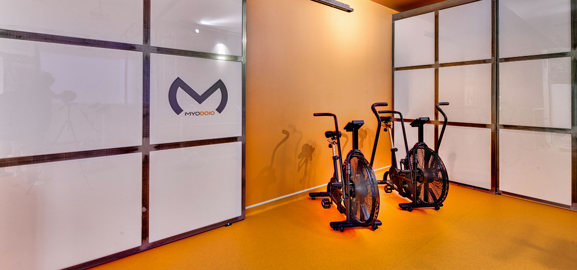 Vélo-séance-métabolique-studio-MYO-DOJO